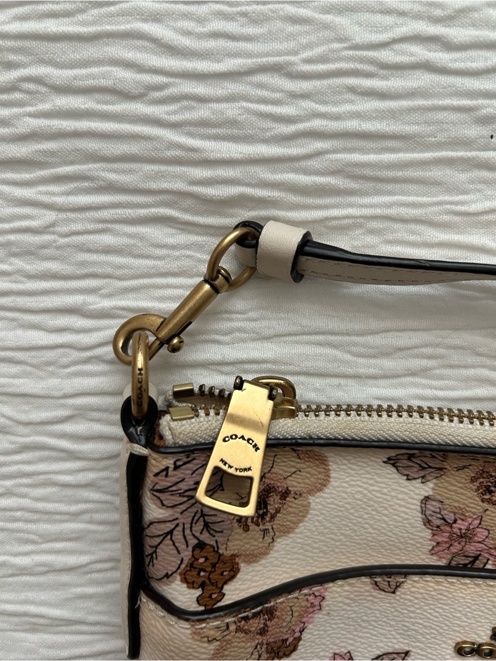 Vintage Coach Cream Floral Crossbody with Pink and Brown Accents - Picture 4 of 8